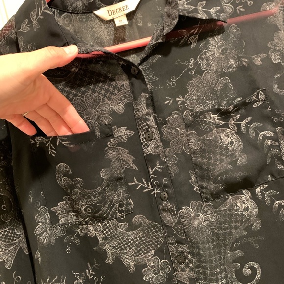 Decree Black Sheer Paisley Pocket Long Sleeve Top Blouse Women’s Size Medium - Picture 3 of 6
